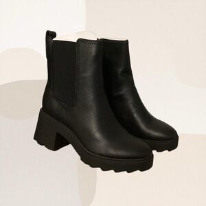 Zodiac Chelsea Boots Vegan Leather w/Lug Soles Size 10